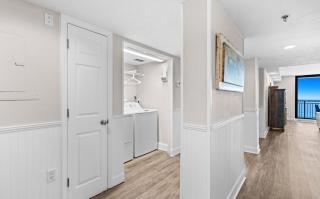 Gulf-front condo with balcony overlooking beach & water - hardwood floors - Destin - 2