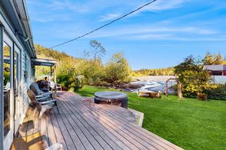 Eagle Harbor House World Cup Availability - 9