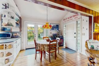 Eagle Harbor House World Cup Availability - 4