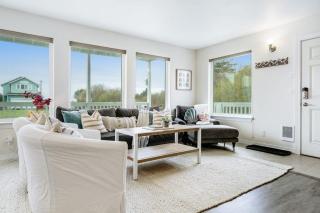 Little Blue Beach House - 0