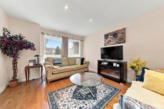 Toronto 6BR Nest ꟾ Zoo ꟾ Hwy 401 ꟾ Free Parking - 0