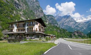 Hotel Ristorante Sasso Remenno - Val Masino - 1