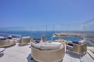 Luxury Apartment with Panoramic Sea views in Mercury Towers - 5