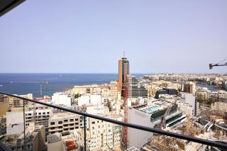 Luxury Apartment with Panoramic Sea views in Mercury Towers - 1