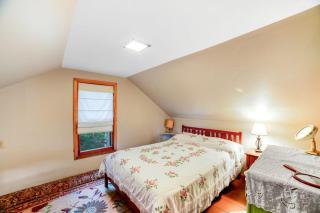 Hudson Riverside Cottage - 1