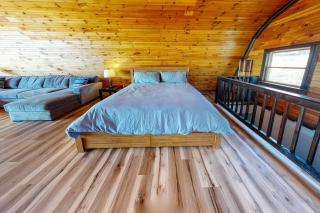 Seneca Lake Getaway - 4