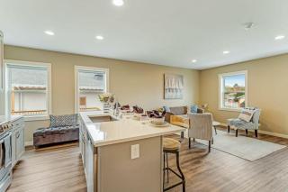 Front Street Suite - 6