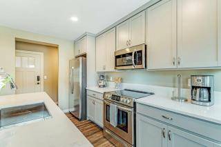 Front Street Suite - 3
