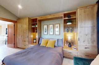 South Cedar Escape - 1