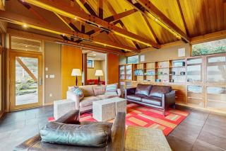 No-Bank Waterfront Stunner – Driftwood Compound on Fidalgo Island - 8