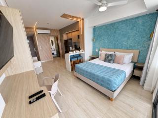 Suite con Balcón / Piscina y Jacuzzi / 3 min del Aeropuerto / CB - 623 - 2