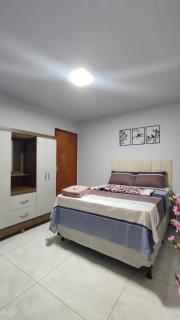 CASA - Quarto Casal Com AR Condicionado e Banheiro Privativo - 8