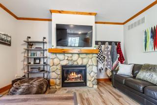 220 Snowbridge w/ Free Shuttle to Village - 5
