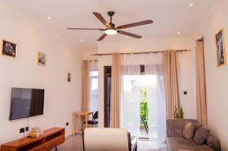 Rustic 1BR Apartment near city Muyenga - 8
