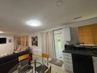 Bright Garden-Level 2BR Retreat - 7
