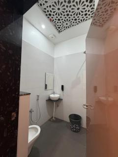 Apna cinemaa and Restaurant - 8