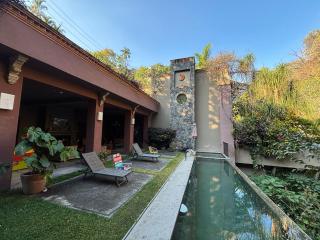 Cliffside Oasis Stunning Ravine Home - 9