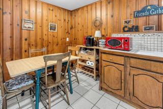 Quiet Cottage on 4 Acres, Pet Friendly - 9