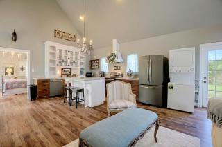 Peaceful Cottage Near Antiquing in Columbus! - 5