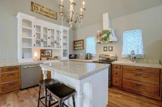 Peaceful Cottage Near Antiquing in Columbus! - 2
