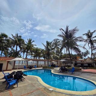 Tucacas, Frente al Mar, Vista 180 Grados, Piscina y Playa Privada - 2