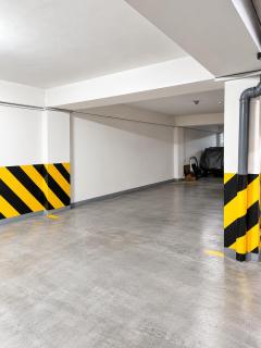 Stylish Apartment with Balcony & Free Parking - 6