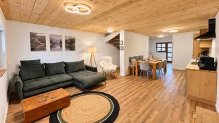 Großzügige Wohnung in historischem Anwesen am See - 4