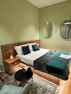 Studios & Serviced Apartments - 4