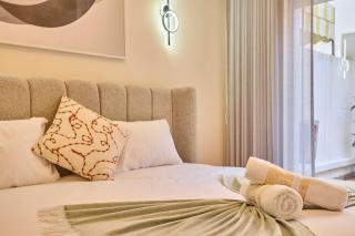 Luxury Apartment, Private Terrace & Parking Share - 4