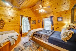 80 Acres & Picturesque Views! 2 Smithville Cabins - 1