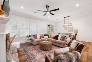 Cozy sassy and fun NEW modern farmhouse - 9