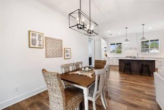 Cozy sassy and fun NEW modern farmhouse - 6