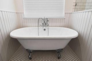 Cozy sassy and fun NEW modern farmhouse - 1