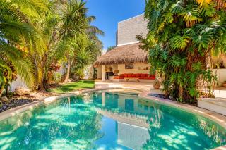 Casa Ceiba - 4 Bedroom Villa with Private Pool and great location in trendy neighborhood - fits 8 - 0