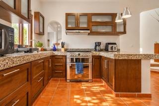 Casa Ceiba - 4 Bedroom Villa with Private Pool and great location in trendy neighborhood - fits 8 - 3