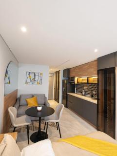 Cozy, Fully Equipped Apartment - 5
