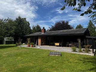 Geräumiges Ferienhaus Nahe Rågeleje - 0