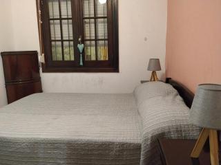 Casa con amplios espacios y baño privado - 4