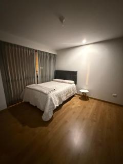 Cozy, Spacious & Convenient Apartment - 1