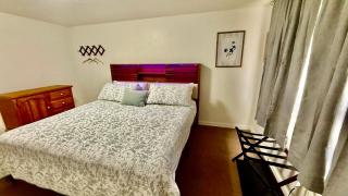 Tower View Pet-Friendly 2BR Retreat - 5