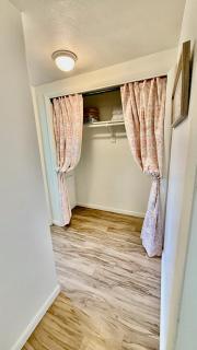 Tower View Pet-Friendly 2BR Retreat - 7