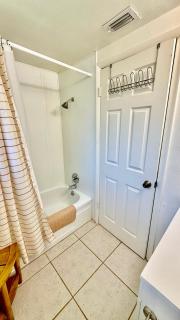 Tower View Pet-Friendly 2BR Retreat - 3