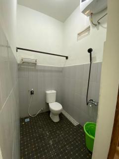 Homestay Larasati 2 Pantai Klayar Pacitan - 2