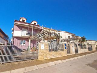 Apartment near Beach in Valbandon-Istrien 8665 - 8