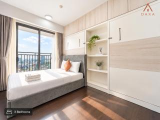 DAXA Riverside Apartments with Pool - 9