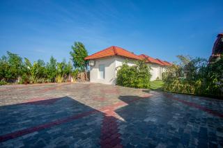Road House Resort - 8