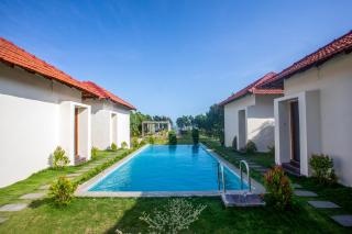 Road House Resort - 1