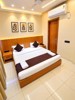 Hotel The Republic Chandigarh Zirakpur - 8