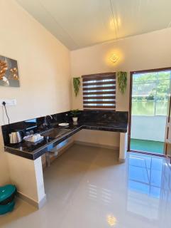 Dew Dale Homes - Ivy Suite I Riverfront Pool stay - 3