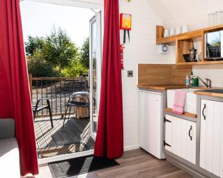 Weedingshall Lodges - 7